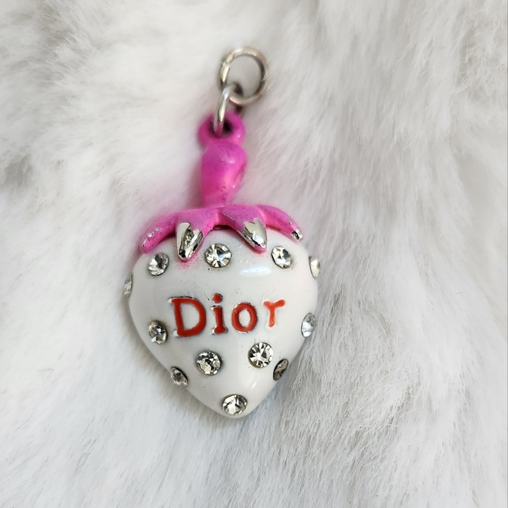 Crystal enamal strawberry pendant